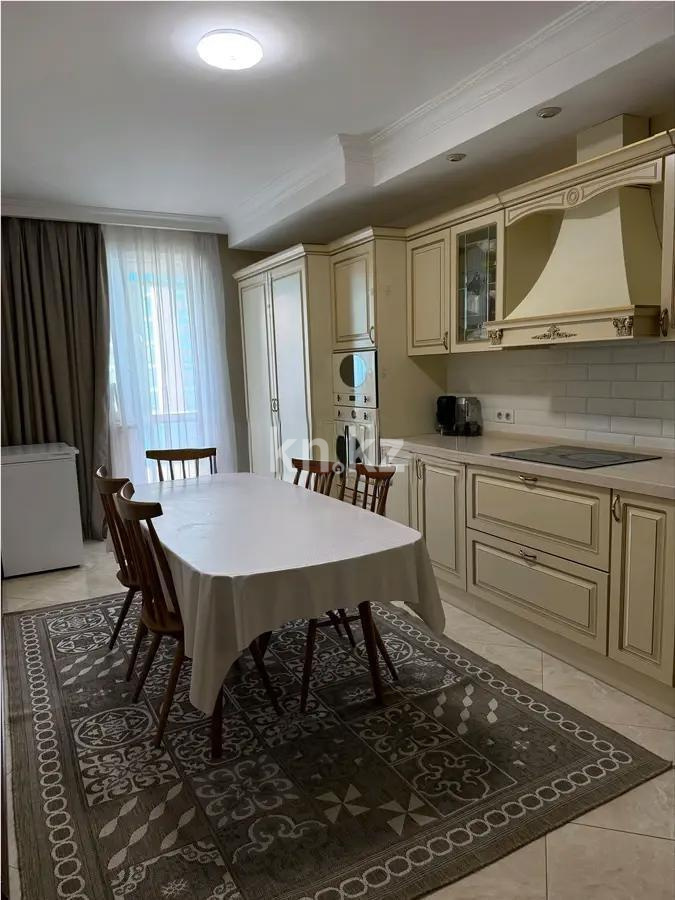 Продажа 5-комнатной квартиры, 210.6 м² в Астане - фото 4