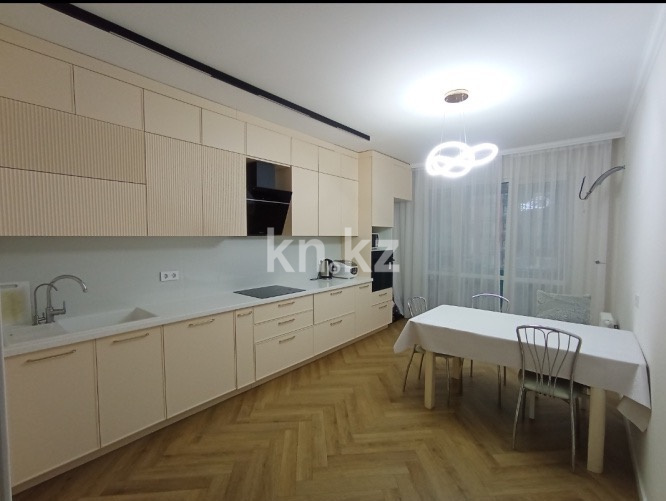 Продажа 4-комнатной квартиры, 140 м² в Алматы