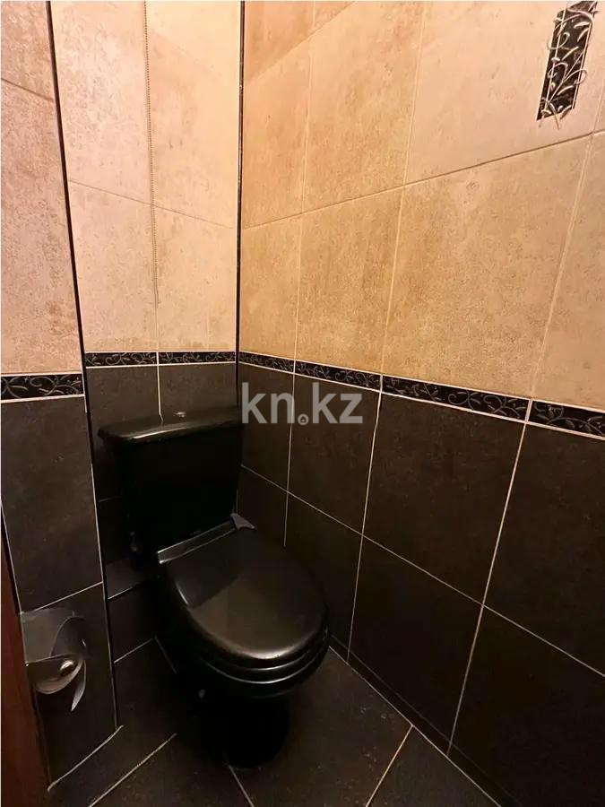 Продажа 3-комнатной квартиры, 62 м², мкр-н Аксай-2, дом  76 в Алматы - фото 3