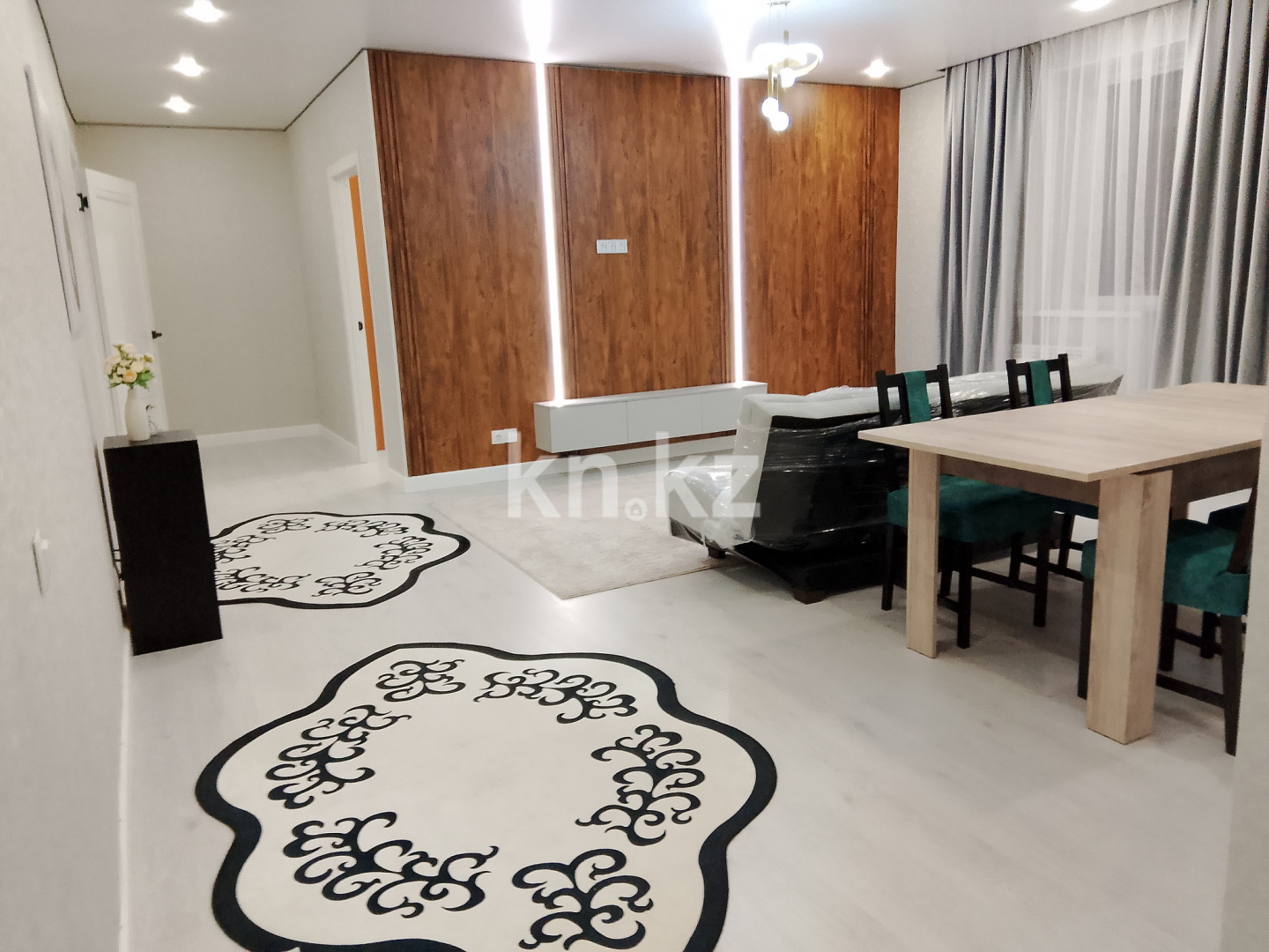 Аренда 3-комнатной квартиры, 90 м², ул. Бухар жырау, дом  32 - Алихан Бокейхан в Астане