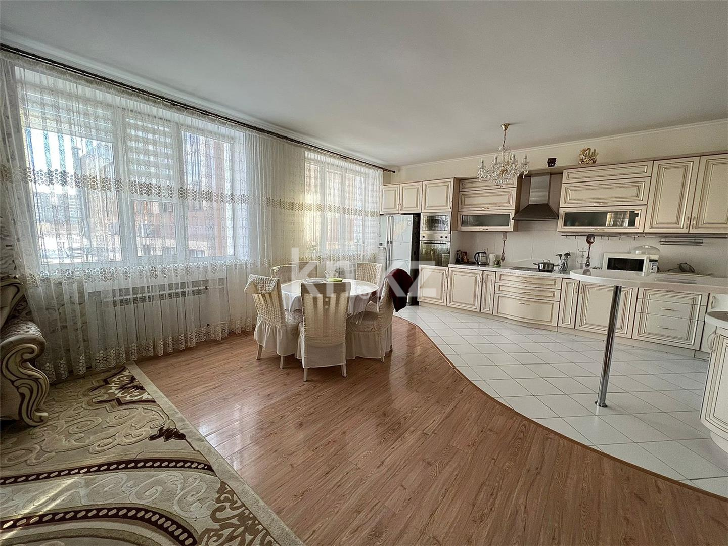 Продажа 4-комнатной квартиры, 202 м², ул. Таттимбета в Караганде - фото 2