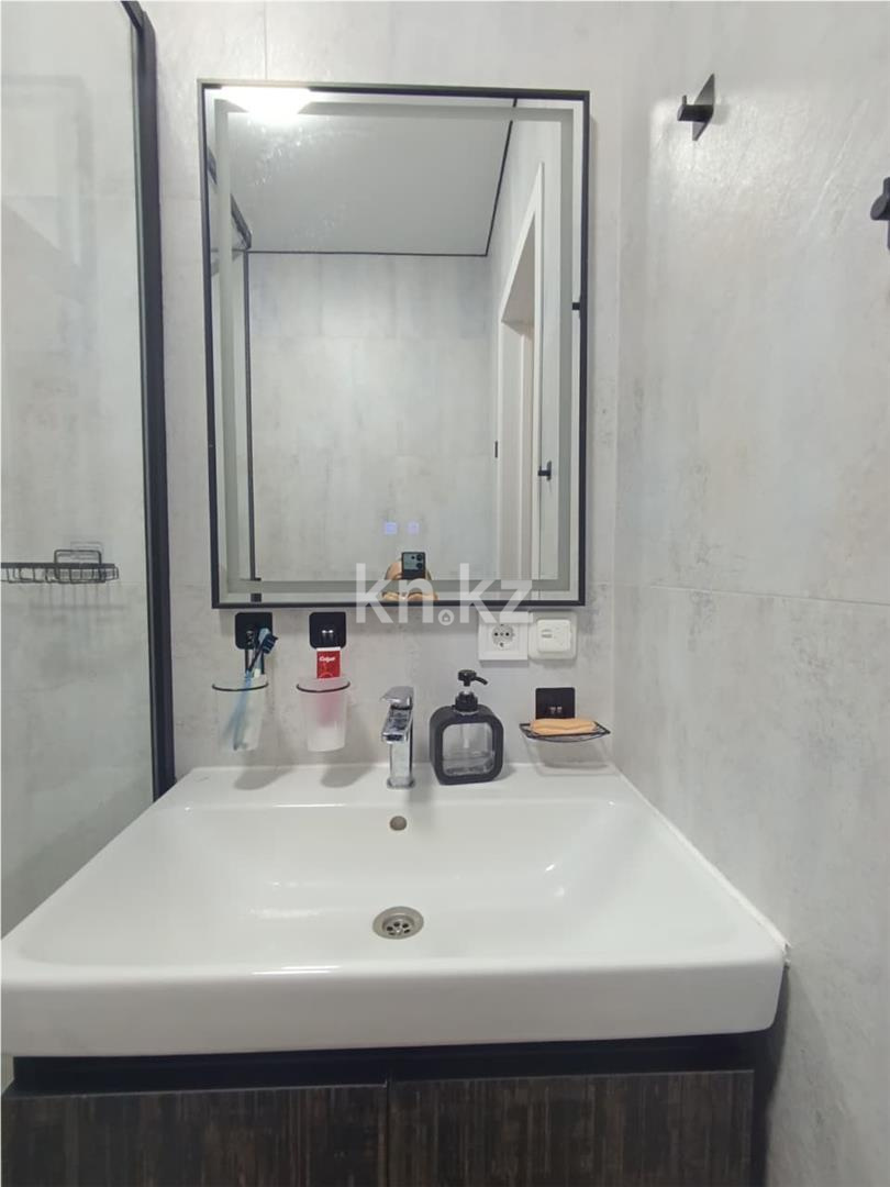 Продажа 3-комнатной квартиры, 71 м², ул. Муканова, дом  78 в Караганде - фото 10