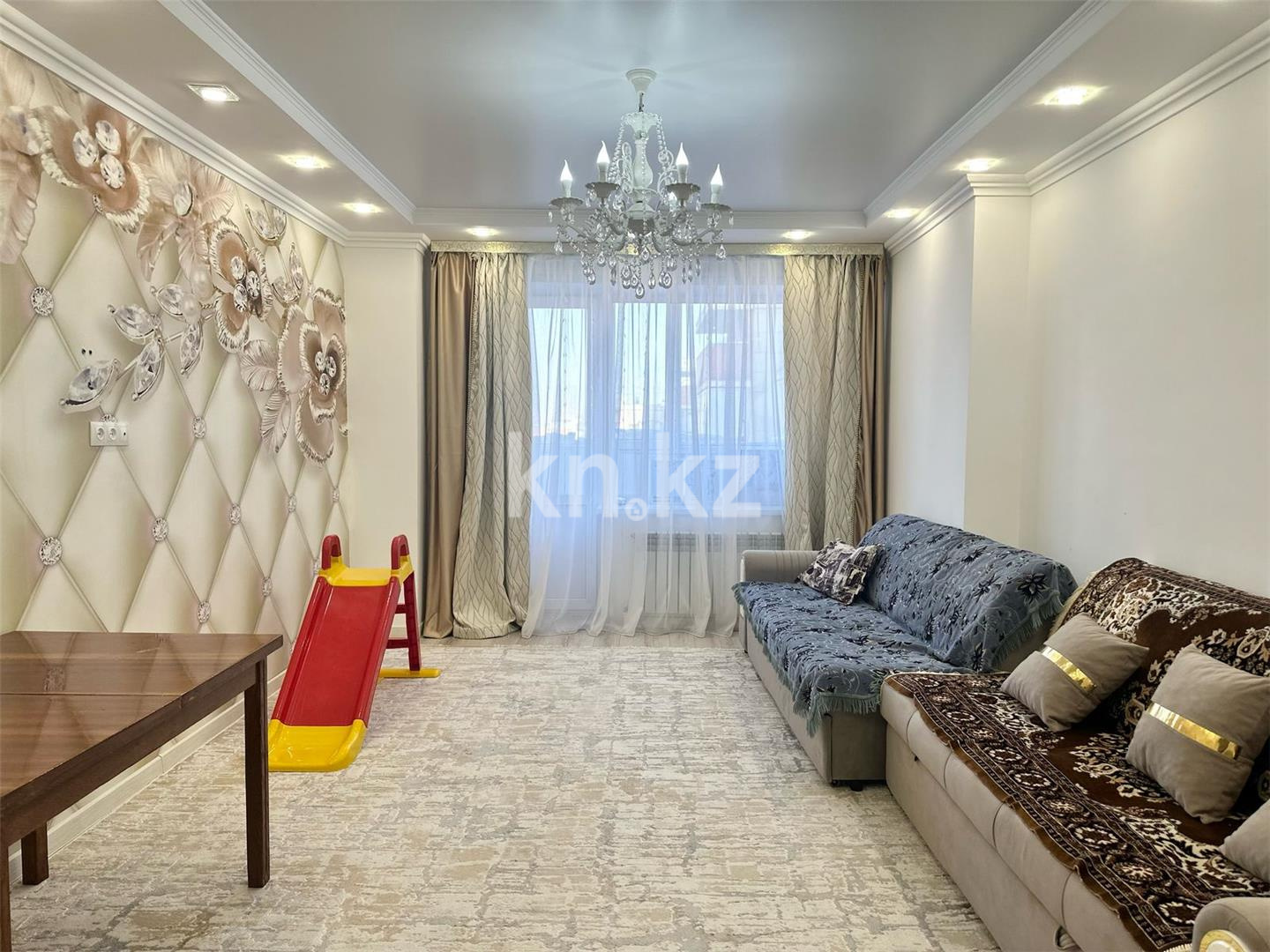 Продажа 3-комнатной квартиры, 93 м², пр. Шахтеров в Караганде - фото 3