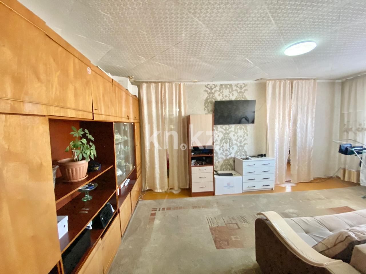 Продажа 4-комнатной квартиры, 61 м², ул. Орлова в Караганде - фото 3