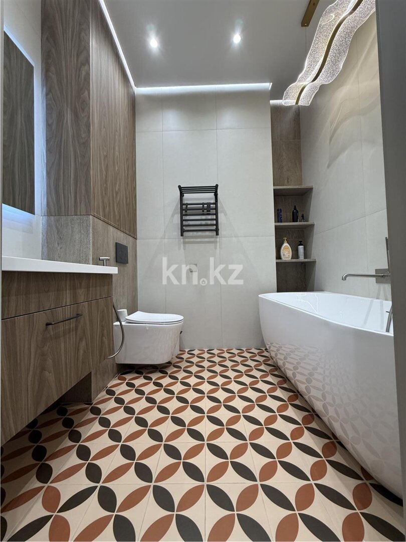 Продажа 4-комнатной квартиры, 130 м² в Караганде - фото 18