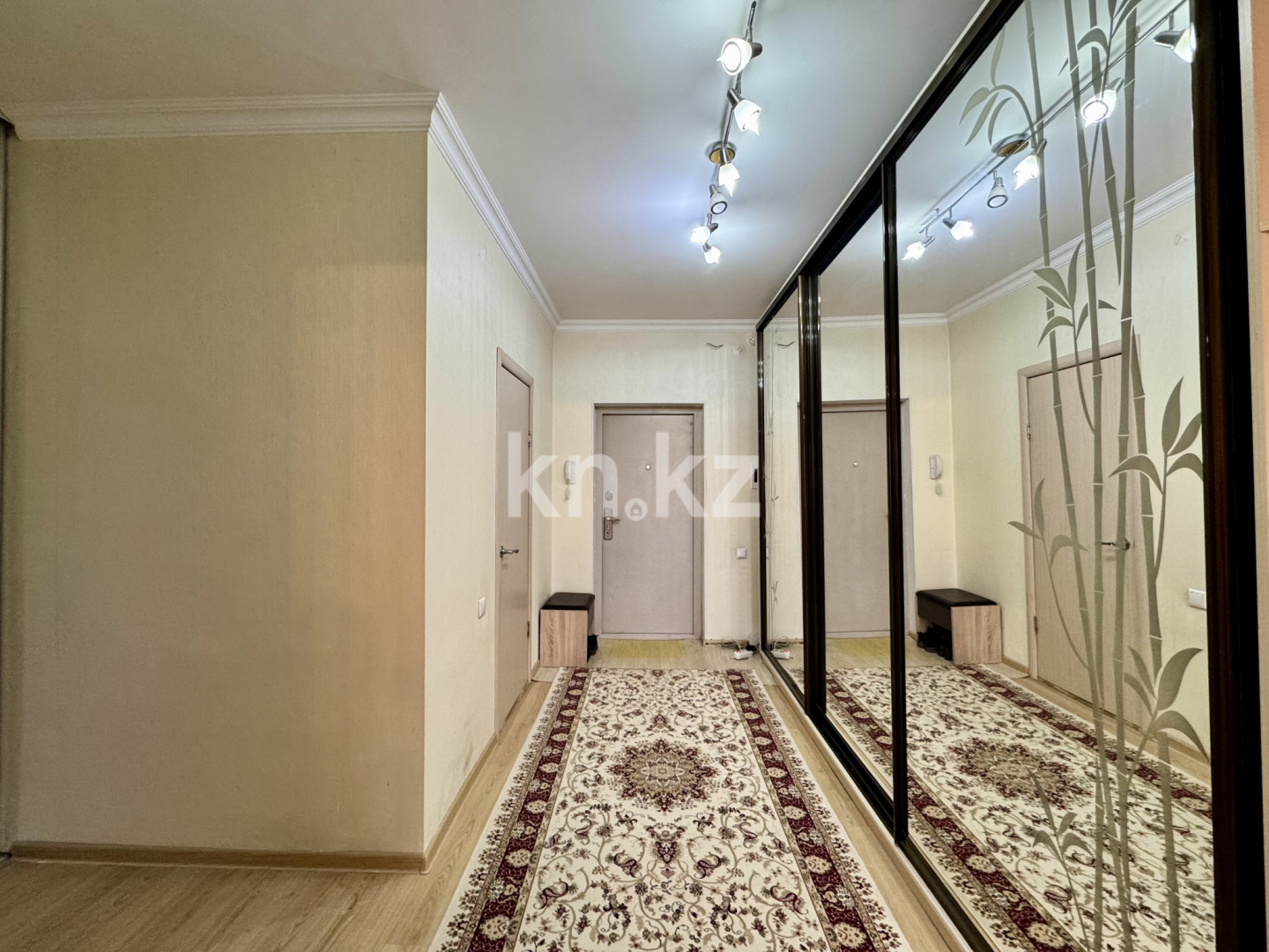 Продажа 2-комнатной квартиры, 77.3 м², пр. Республики, дом  40 в Караганде - фото 13