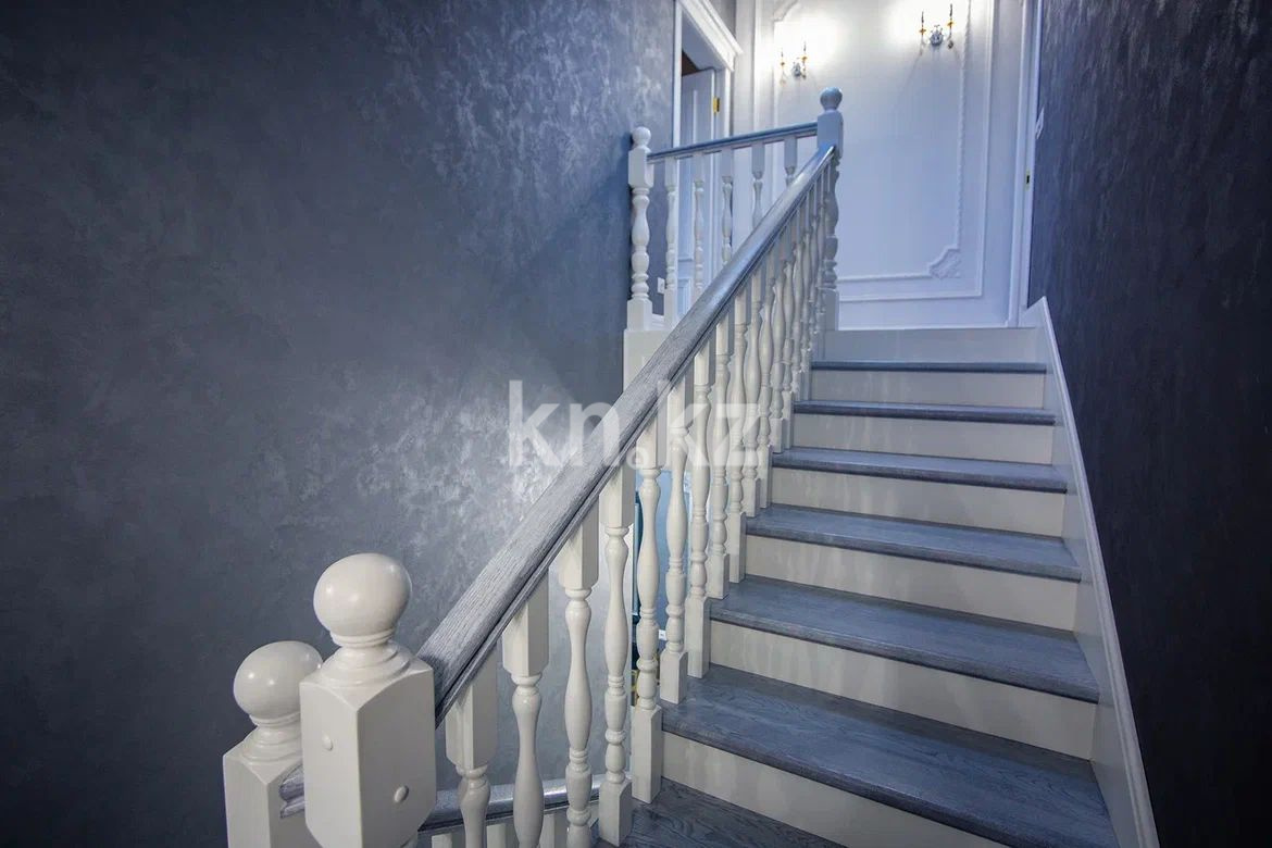 Продажа 5-комнатной квартиры, 154 м², ул. Аманжолова, дом  94/3 в Караганде - фото 13