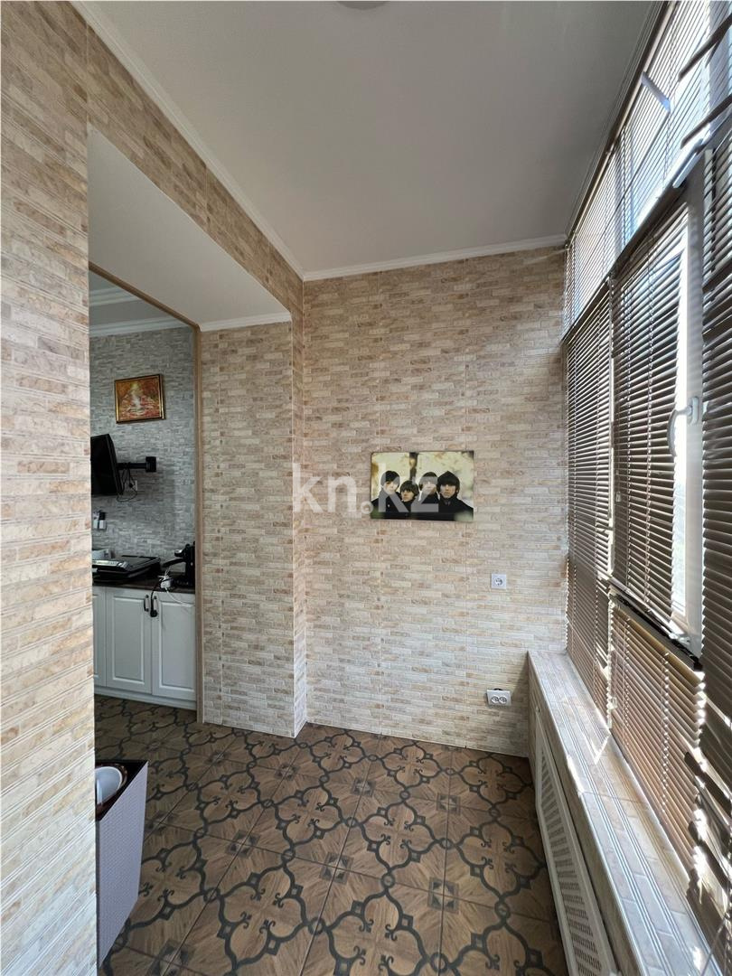 Продажа 3-комнатной квартиры, 127 м², ул. Аманжолова, дом  96/1 в Караганде - фото 10