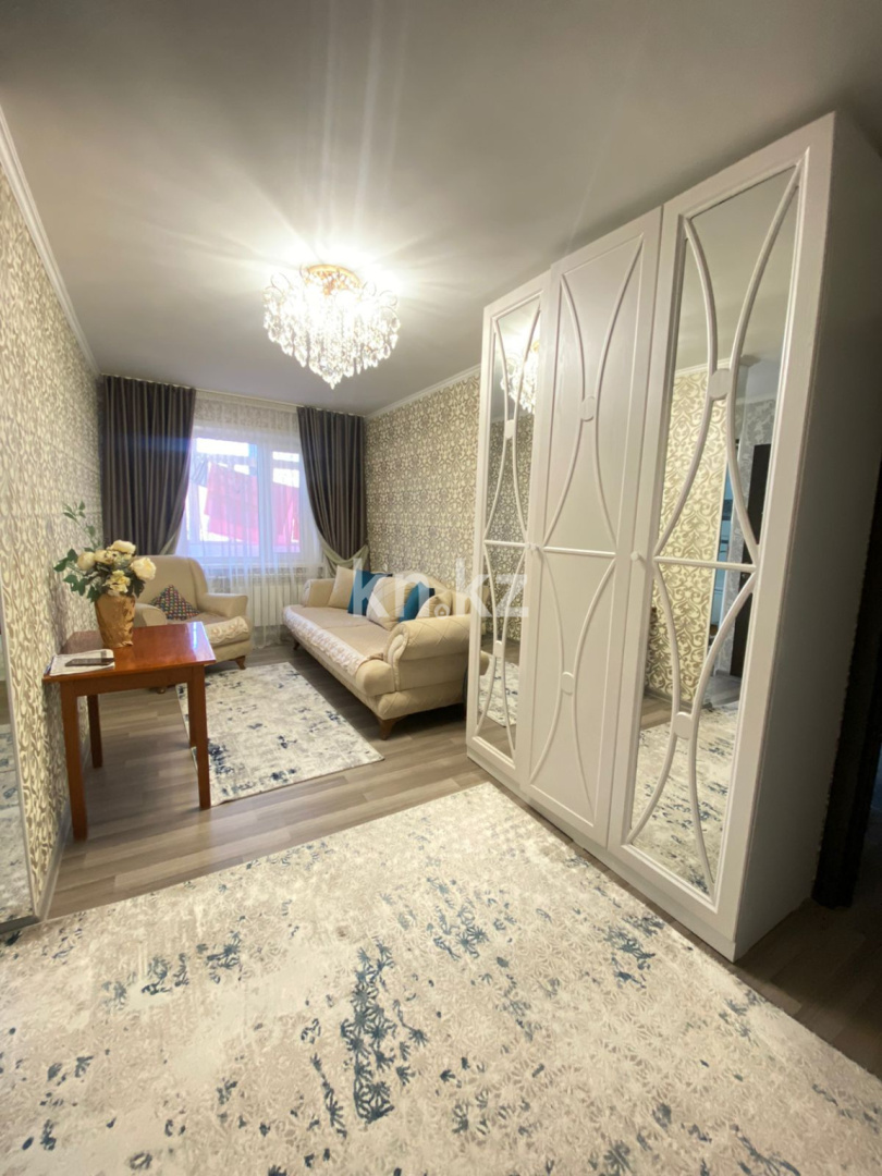 Продажа 4-комнатной квартиры, 76 м², ул. Муканова, дом  32 в Караганде - фото 6