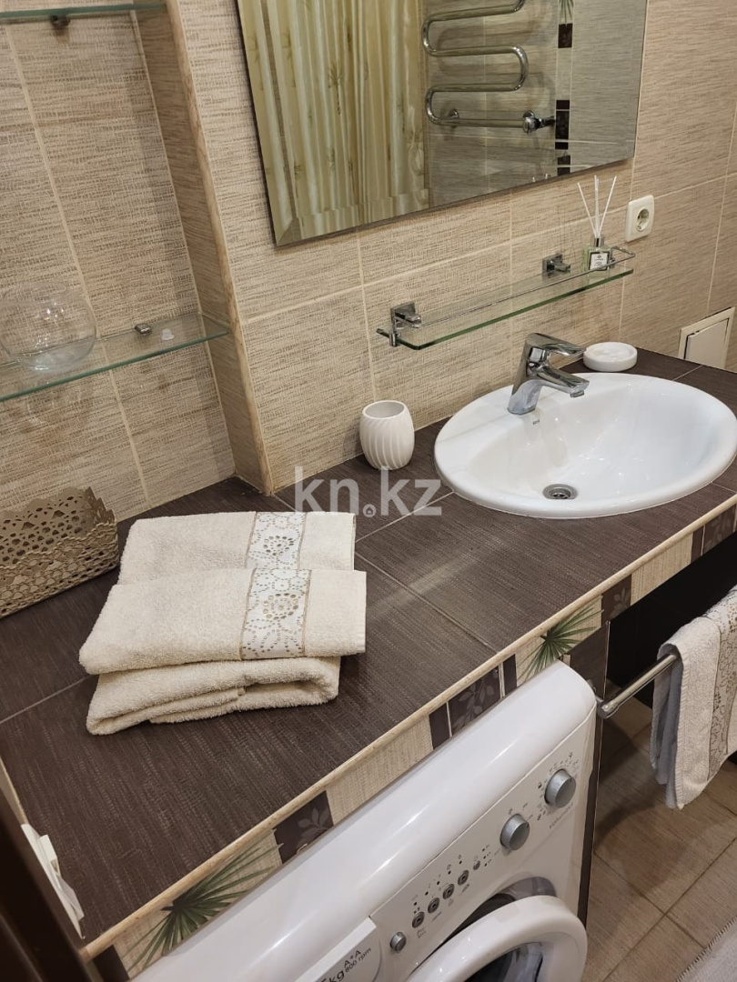 Аренда 2-комнатной квартиры, 50 м², ул. Ходжанова, дом  76 - пр. Аль-Фараби в Алматы - фото 20