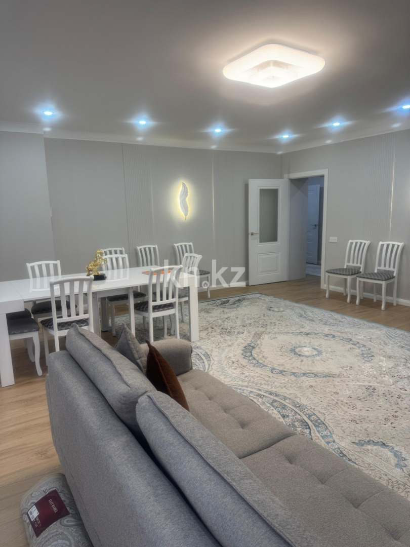 Продажа 3-комнатной квартиры, 140 м², ул. Скоробогатова, дом  65 в Уральске - фото 2