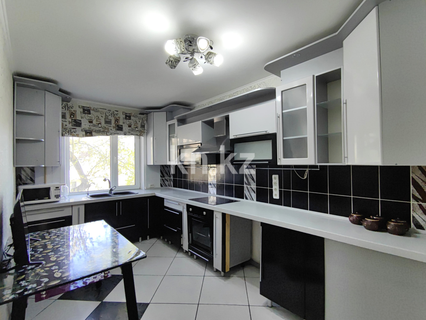 Продажа 3-комнатной квартиры, 75 м², 1 кв-л, дом  10 в Караганде - фото 15