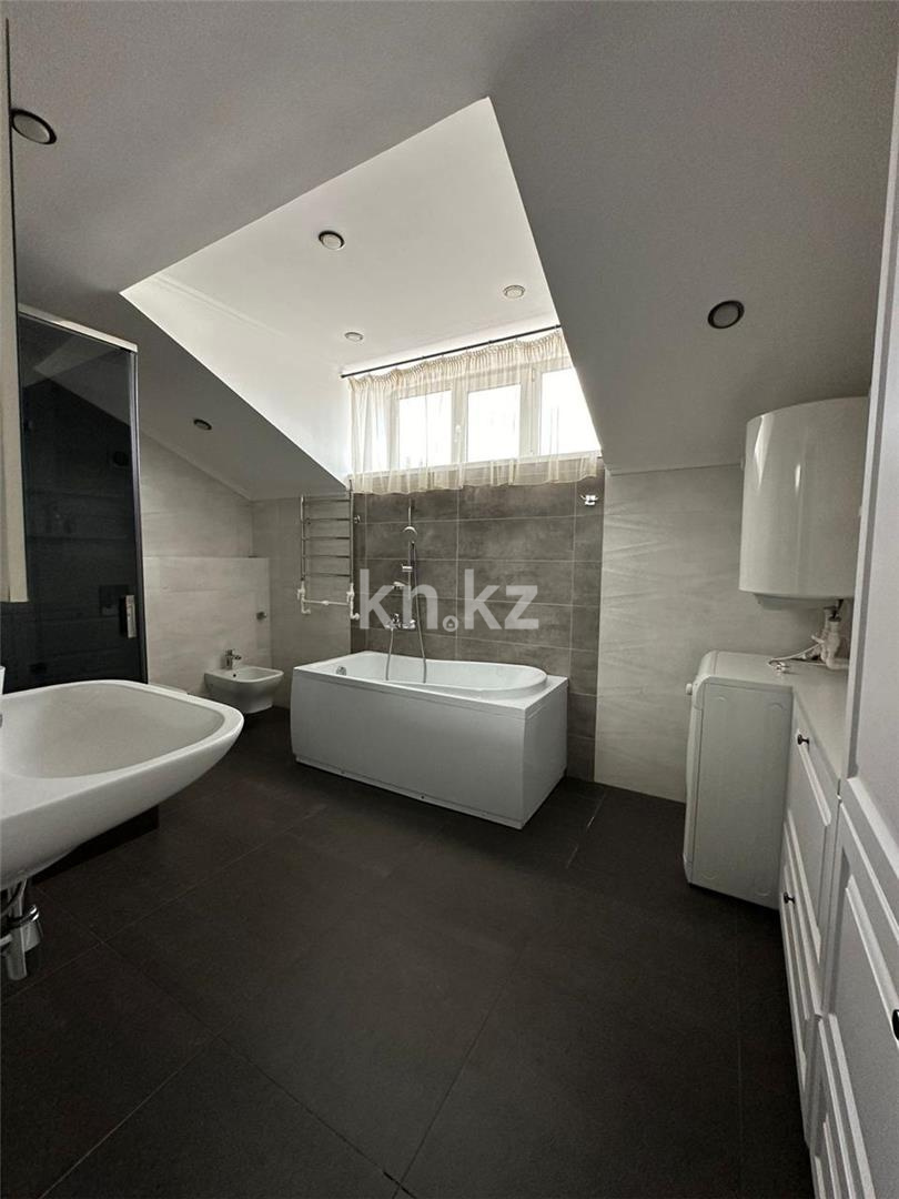 Продажа 4-комнатной квартиры, 180 м², пр. Н. Абдирова в Караганде - фото 11