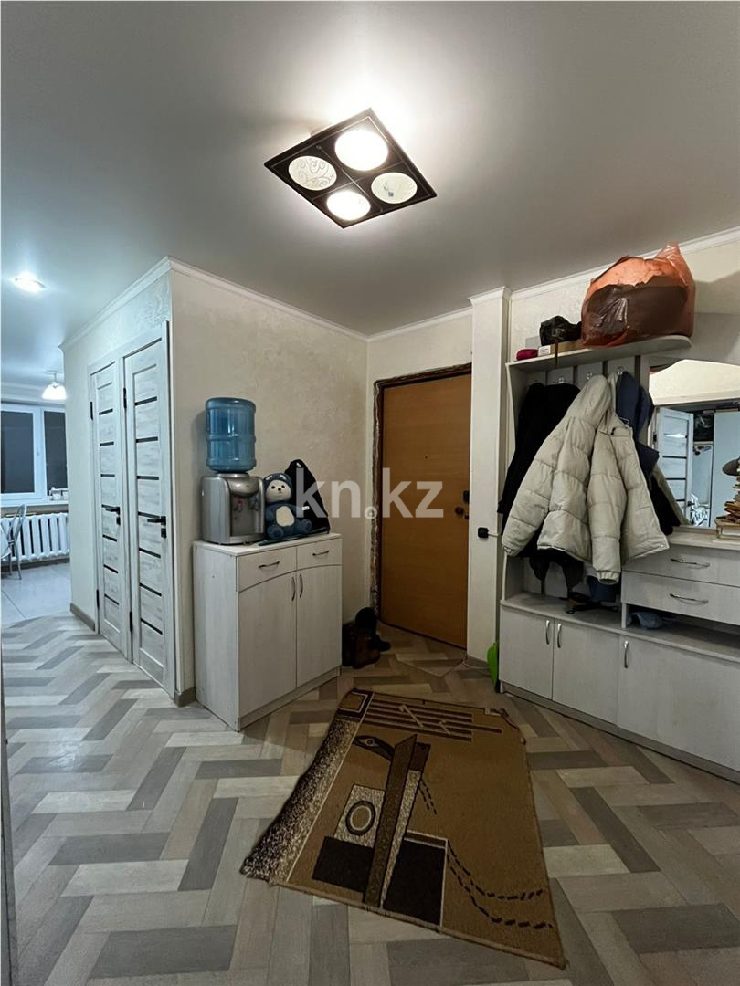 Продажа 3-комнатной квартиры, 63 м², 19 мкр. в Караганде - фото 7