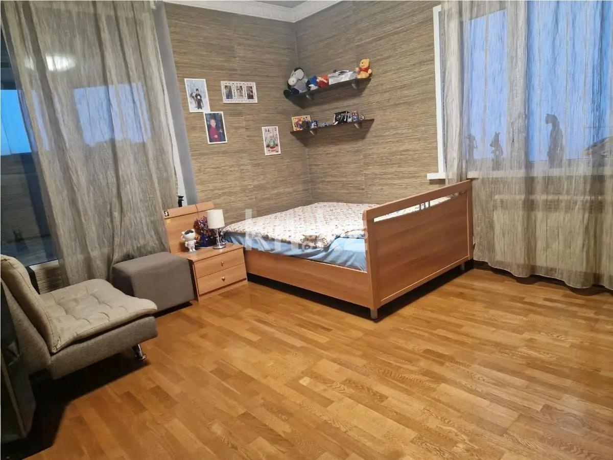 Продажа 4-комнатной квартиры, 300 м², ул. Курмангазы, дом  145 в Алматы - фото 3