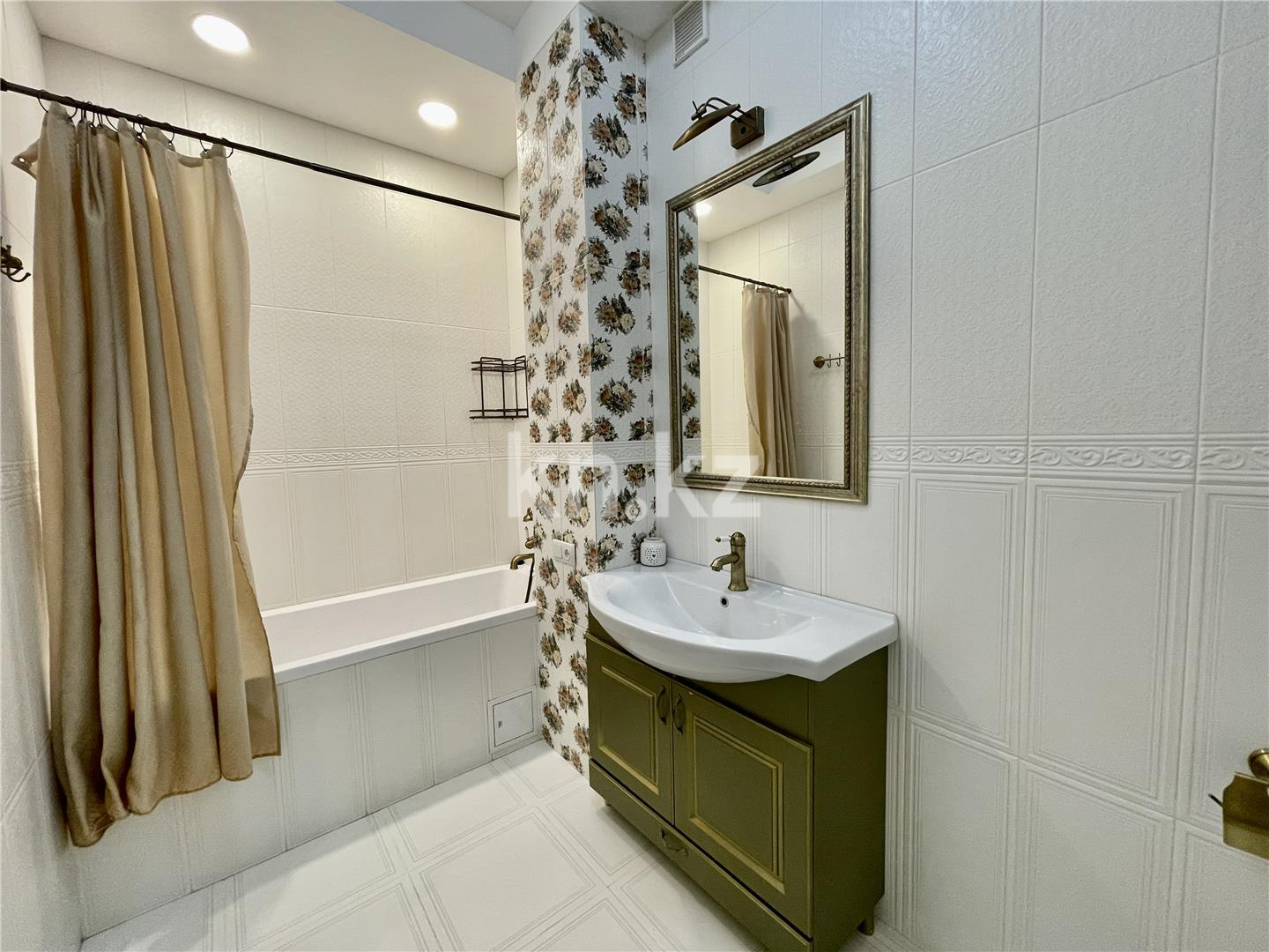 Продажа 7-комнатной квартиры, 178 м², мкр-н Гульдер-1 в Караганде - фото 29