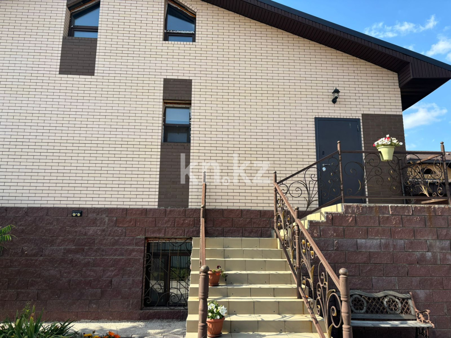 Продажа 4-комнатного дома, 192 м² в Караганде