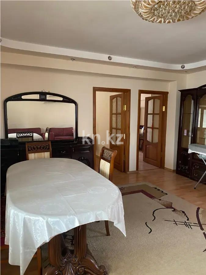 Продажа 4-комнатной квартиры, 109 м², мкр-н Самал-1, дом  6 в Алматы