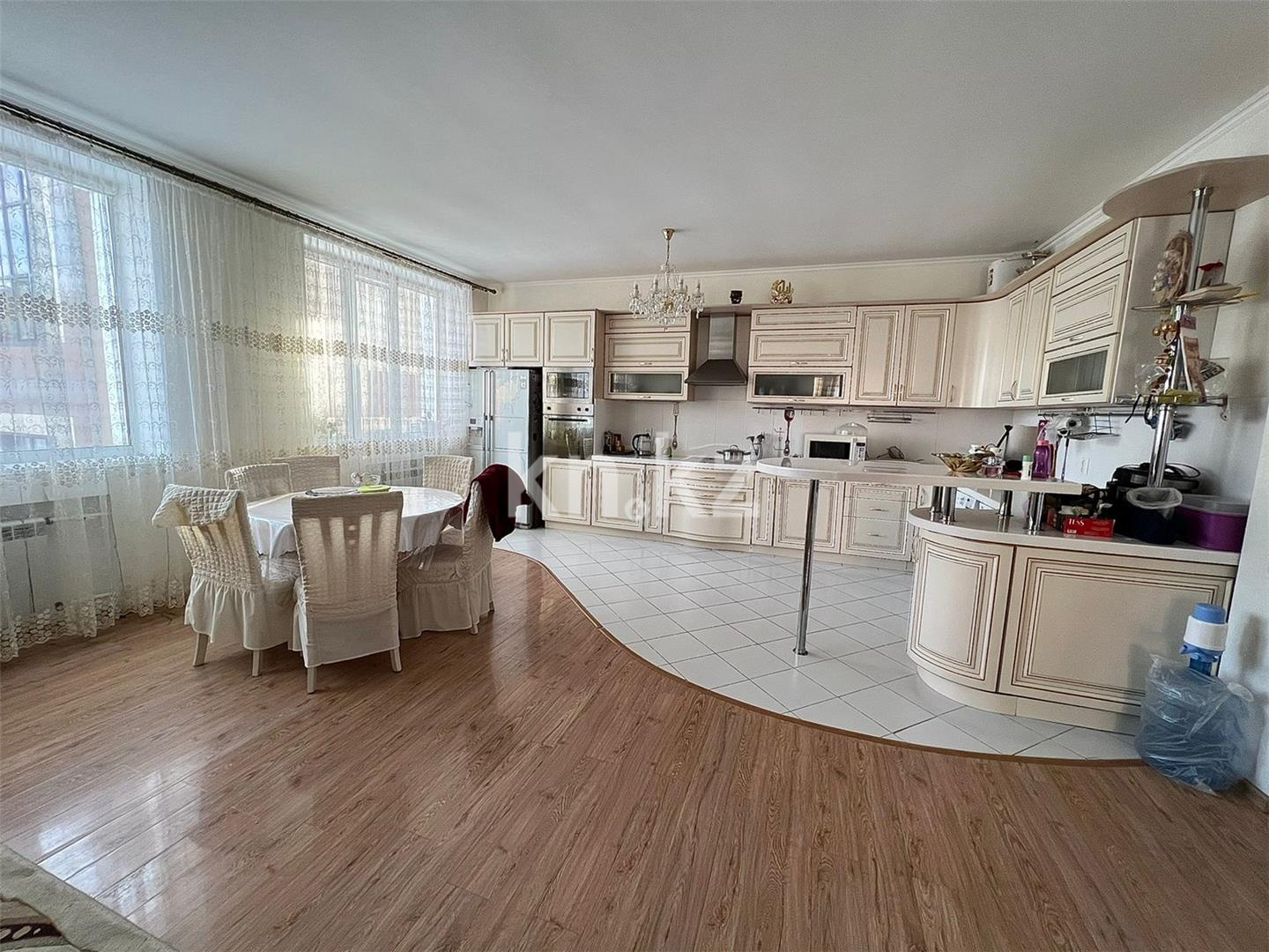 Продажа 4-комнатной квартиры, 202 м², ул. Таттимбета в Караганде