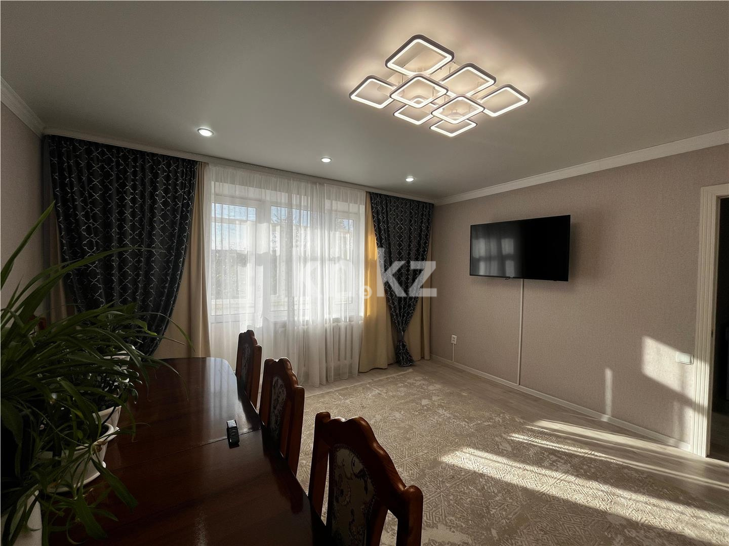 Продажа 5-комнатной квартиры, 107 м², мкр. Голубые Пруды в Караганде - фото 2