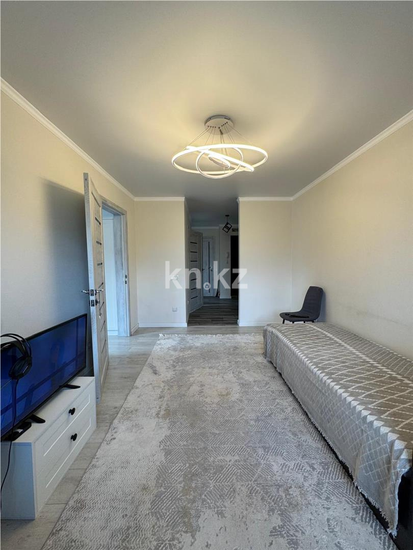 Продажа 3-комнатной квартиры, 50 м², ул. Аманжолова в Караганде