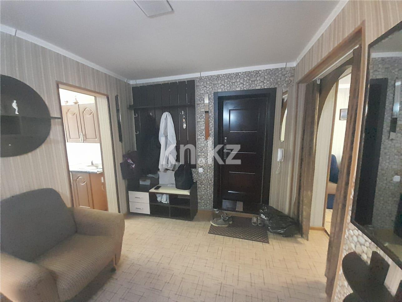 Продажа 3-комнатной квартиры, 57 м², ул. Аманжолова, дом  43 в Караганде - фото 6