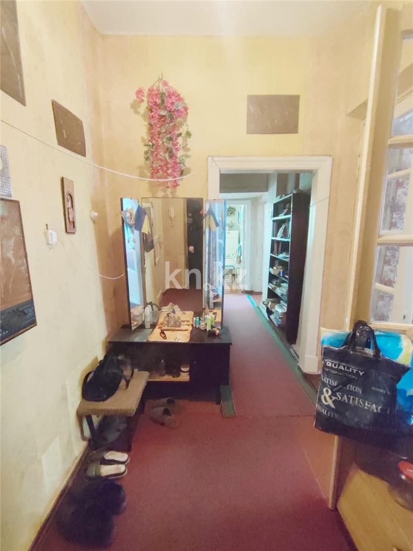 Продажа 2-комнатной квартиры, 57 м², ул. Жамбыла в Караганде - фото 9