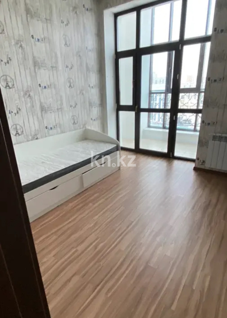 Аренда 4-комнатной квартиры, 180 м², пр. Мангилик Ел, дом  28 в Астане - фото 2