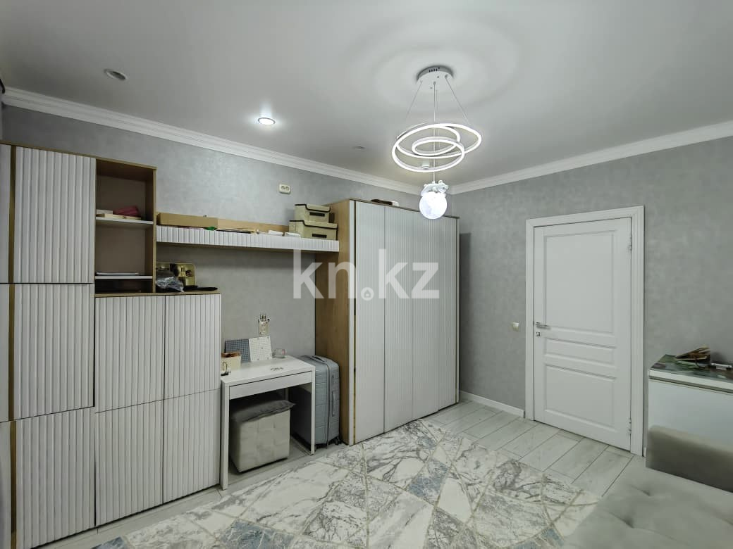 Продажа 4-комнатной квартиры, 143 м², мкр. Голубые Пруды, дом  5/4 в Караганде - фото 13