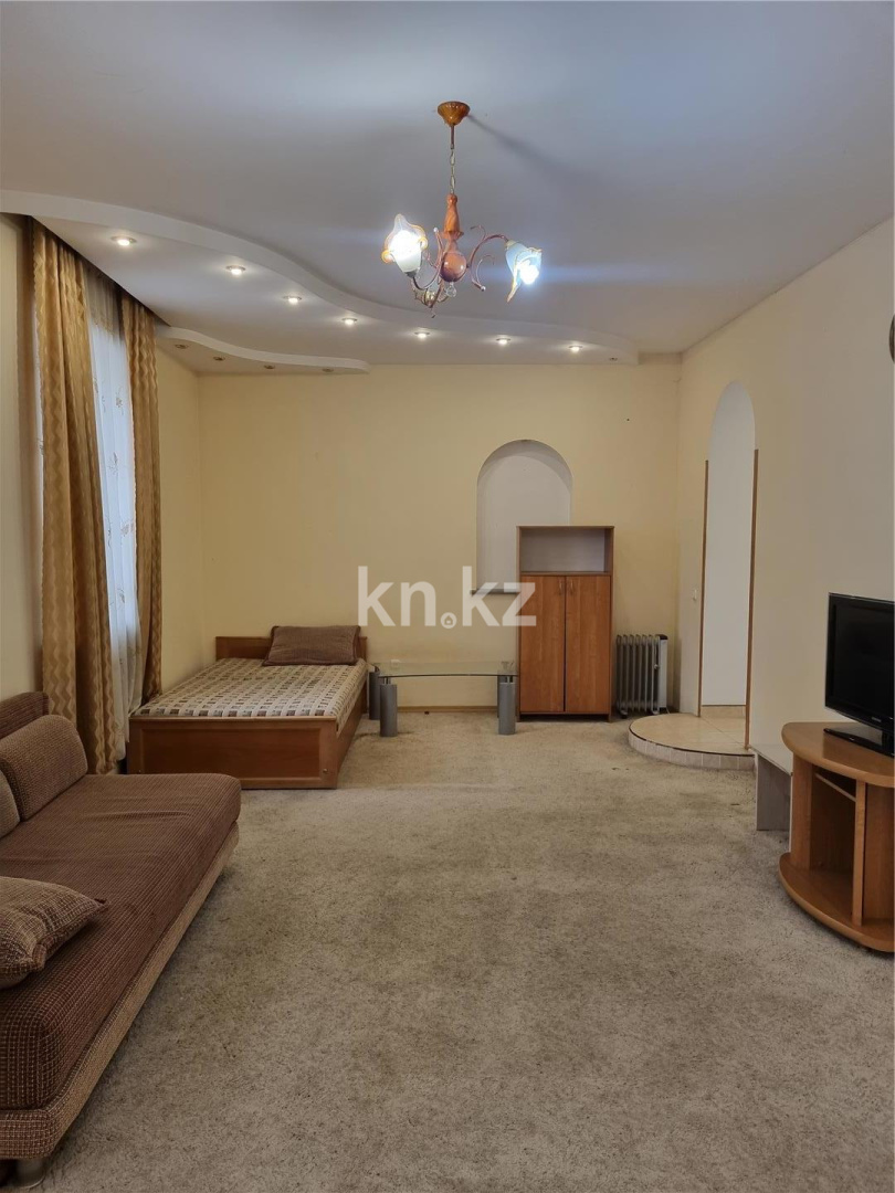 Продажа 1-комнатной квартиры, 52 м², ул. Абая, дом  38 в Караганде
