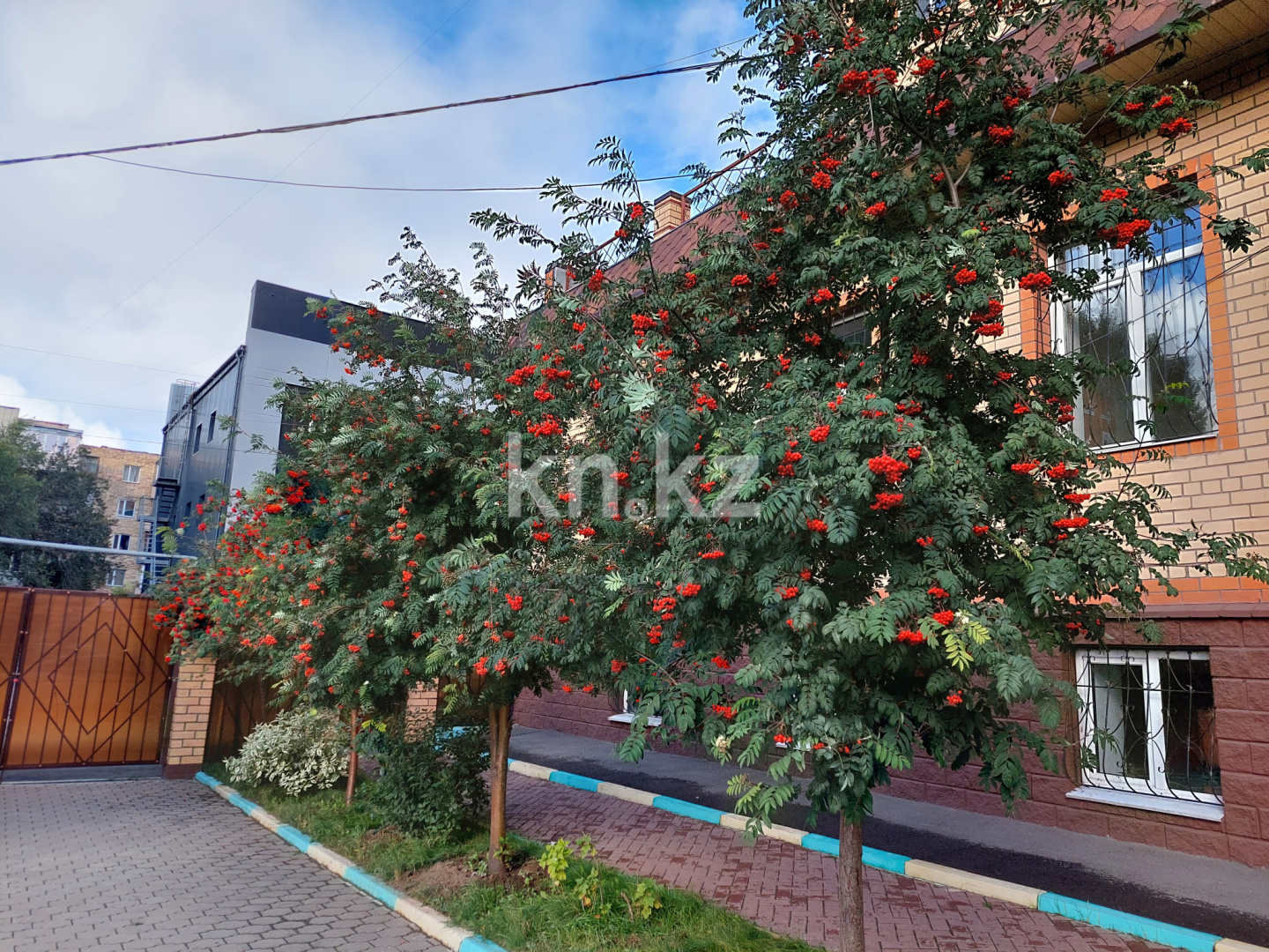 Продажа 5-комнатной квартиры, 217 м², ул. Аманжолова, дом  41 в Караганде - фото 3