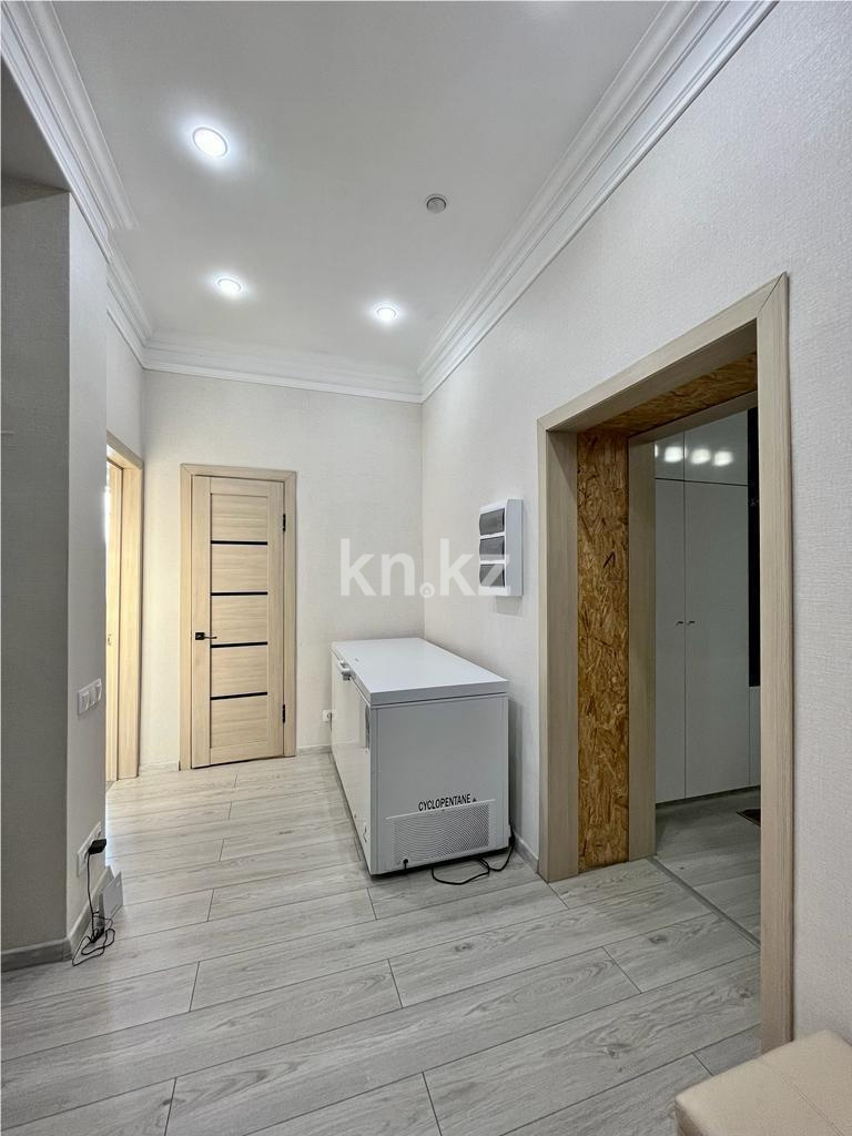 Продажа 5-комнатного дома, 210 м², ул. Мынбаева, дом  106 в Караганде - фото 19