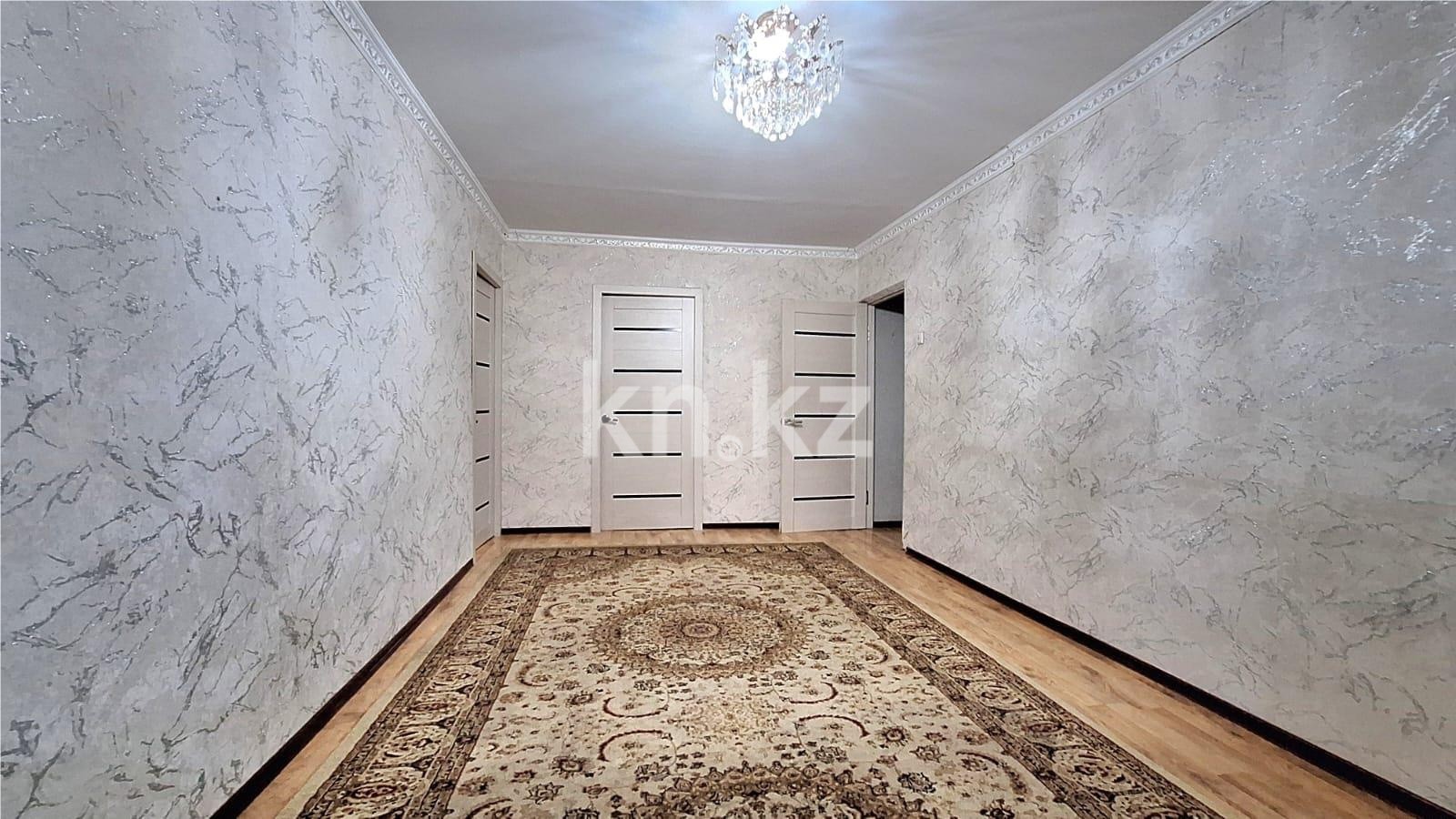 Продажа 5-комнатной квартиры, 82 м², 16 мкр. в Караганде - фото 2