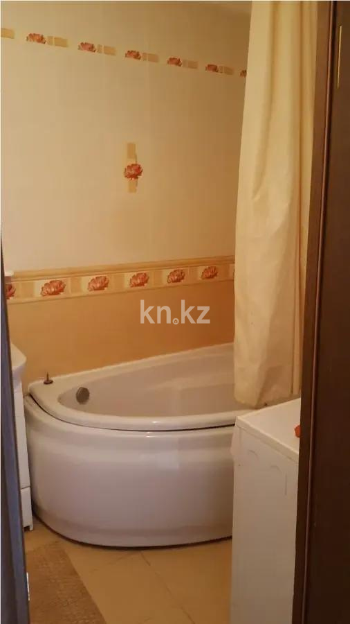 Продажа 3-комнатной квартиры, 75 м², ул. Сауран, дом  4 в Астане - фото 4