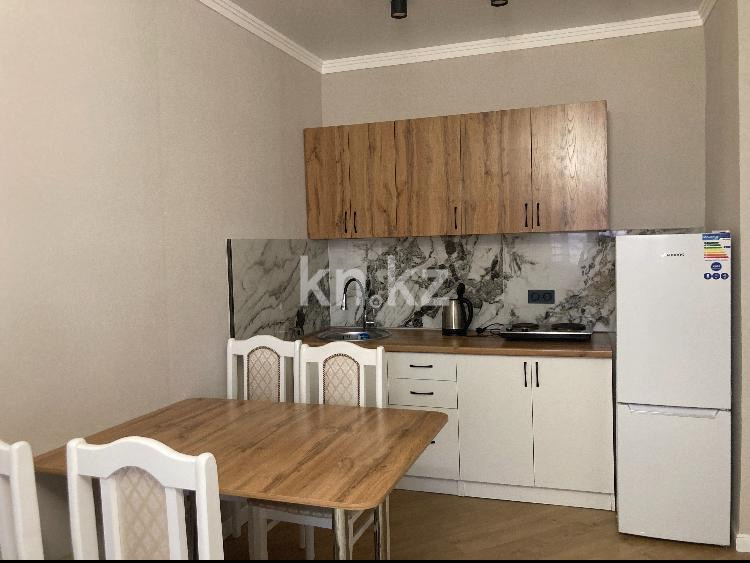 Аренда 1-комнатной квартиры, 50 м² в Астане