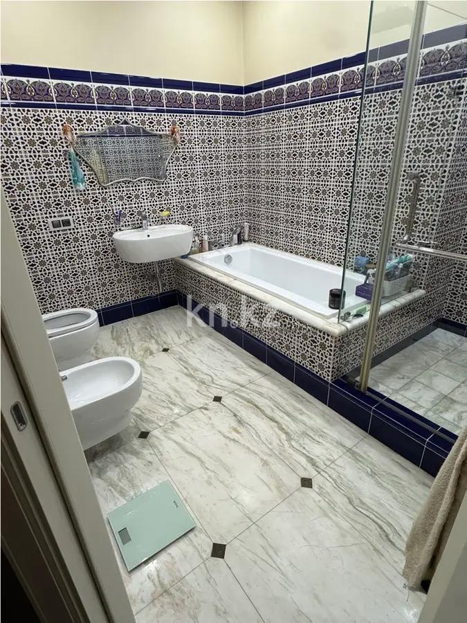 Продажа 4-комнатной квартиры, 200 м², ул. Рахмадиева, дом  12 в Алматы - фото 6