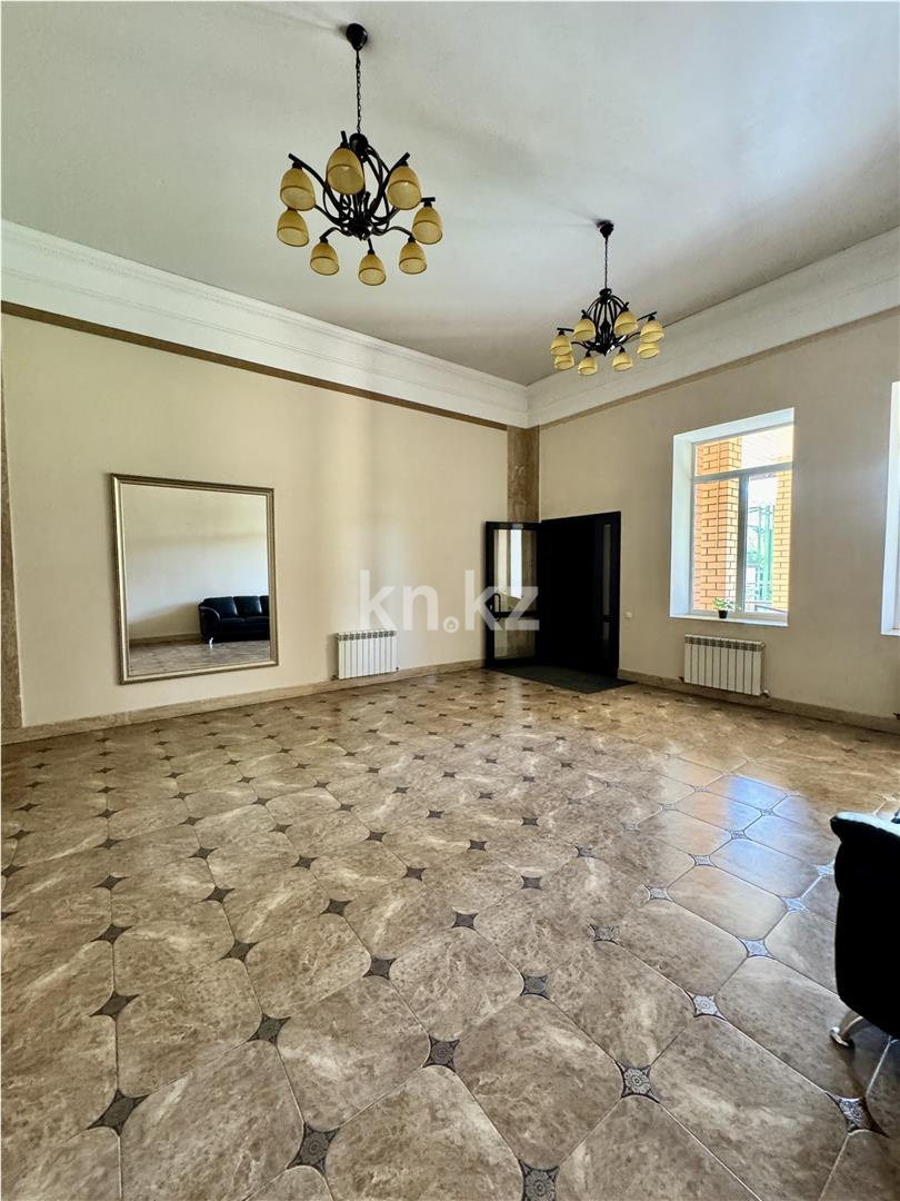 Продажа 3-комнатной квартиры, 160 м², ул. Аманжолова, дом  41 в Караганде - фото 46