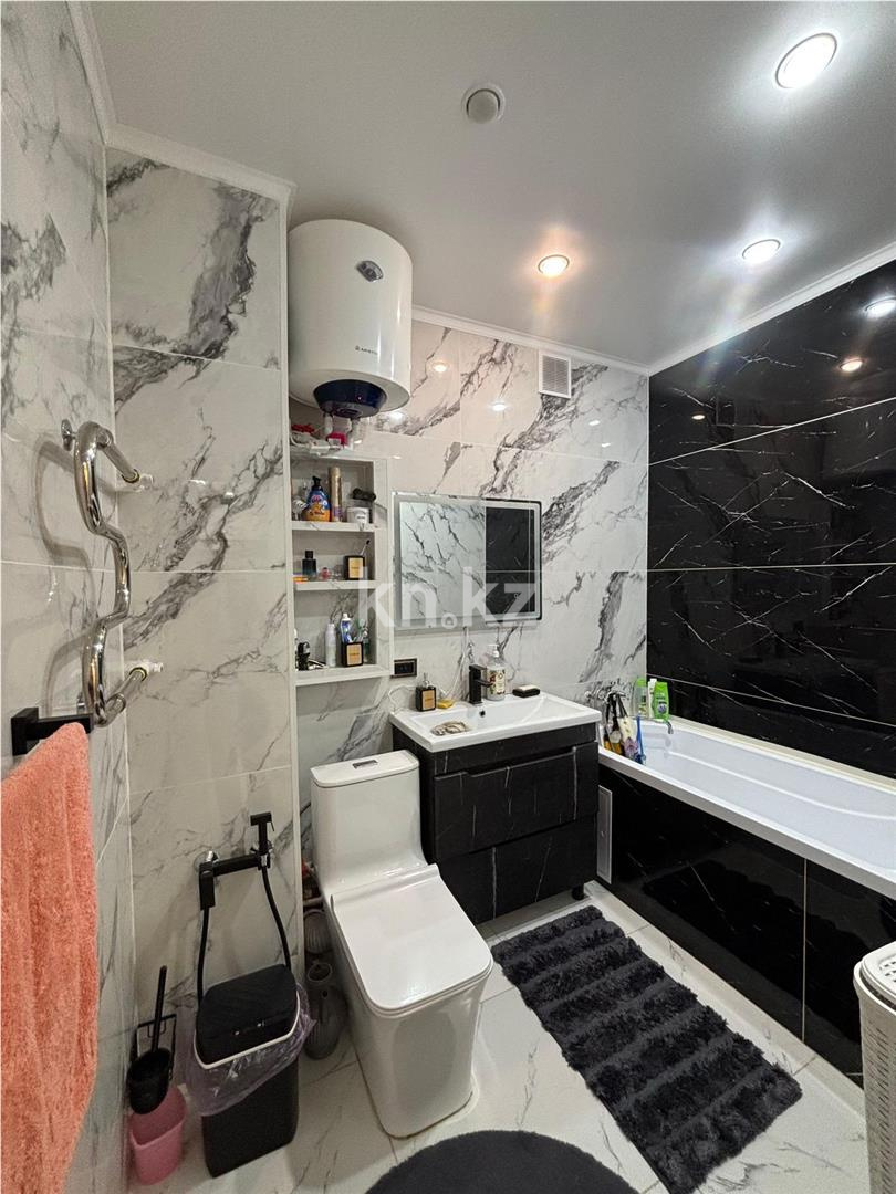 Продажа 3-комнатной квартиры, 82 м², ул. Сарыарка, дом  19 в Караганде - фото 5