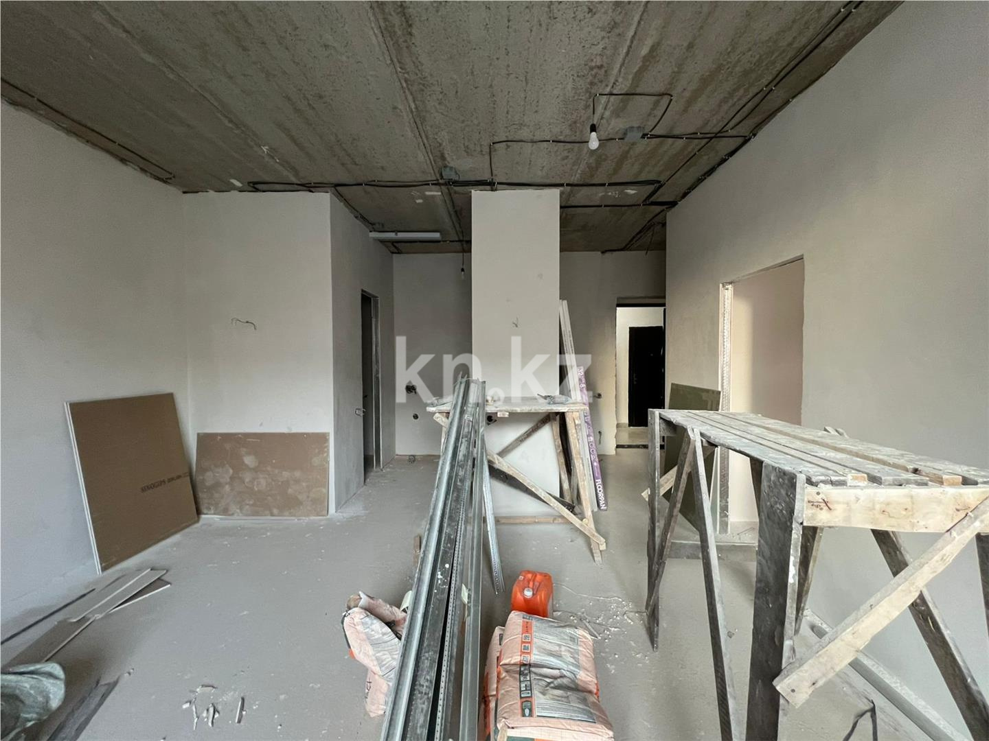 Продажа 1-комнатной квартиры, 52 м², 137 учетный квартал в Караганде - фото 2