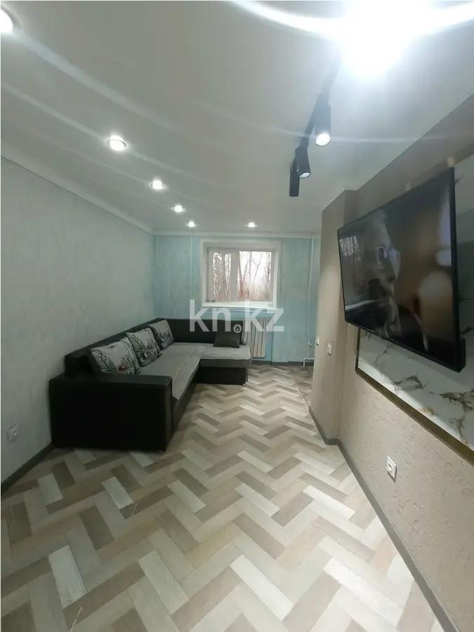 Продажа 2-комнатной квартиры, 42 м², мкр-н 21, дом  14 в Караганде