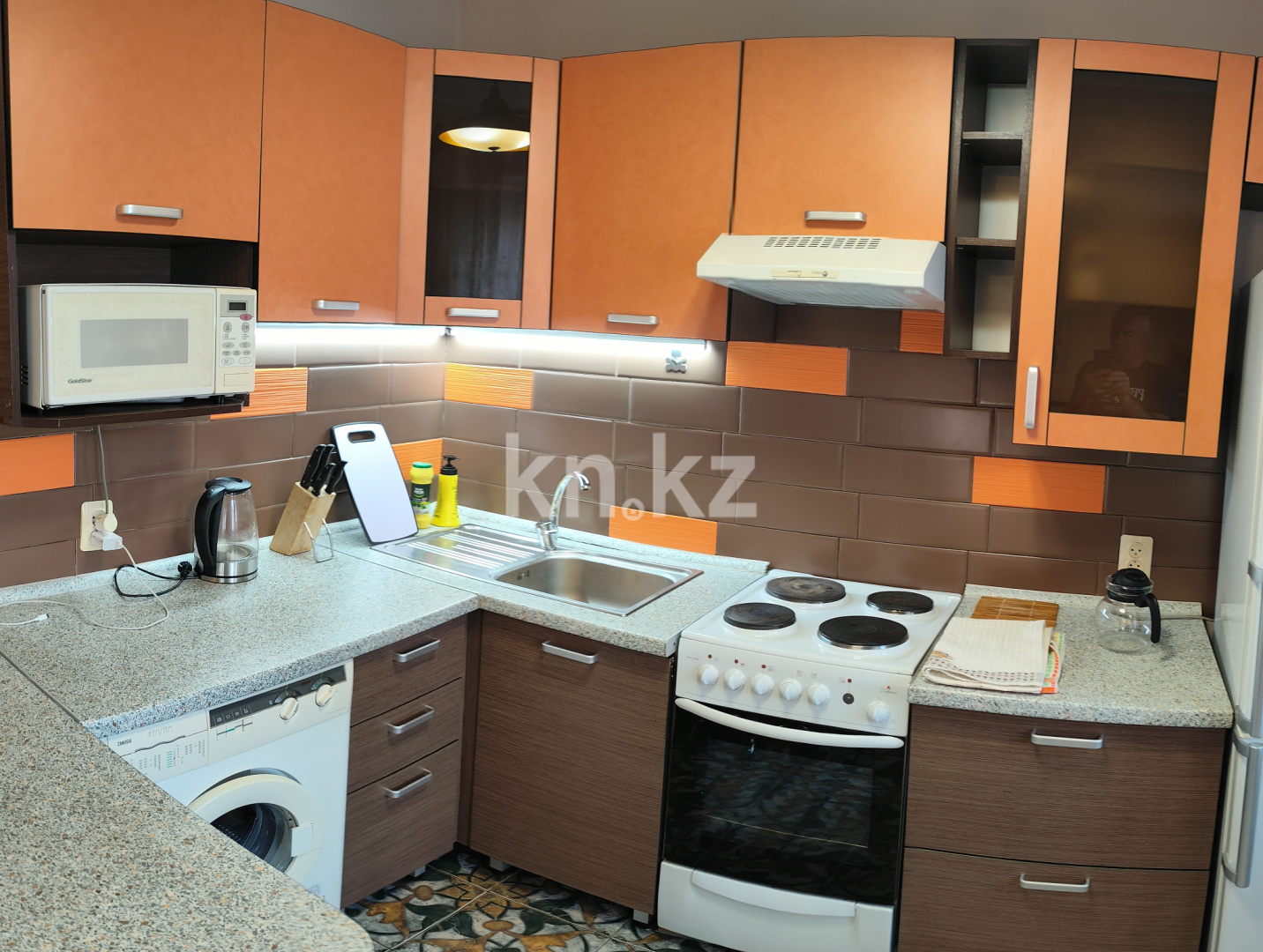 Аренда 1-комнатной квартиры посуточно, 50 м², Самал-1 мкр-н, дом  31 - ул. Жолдасбекова в Алматы - фото 9