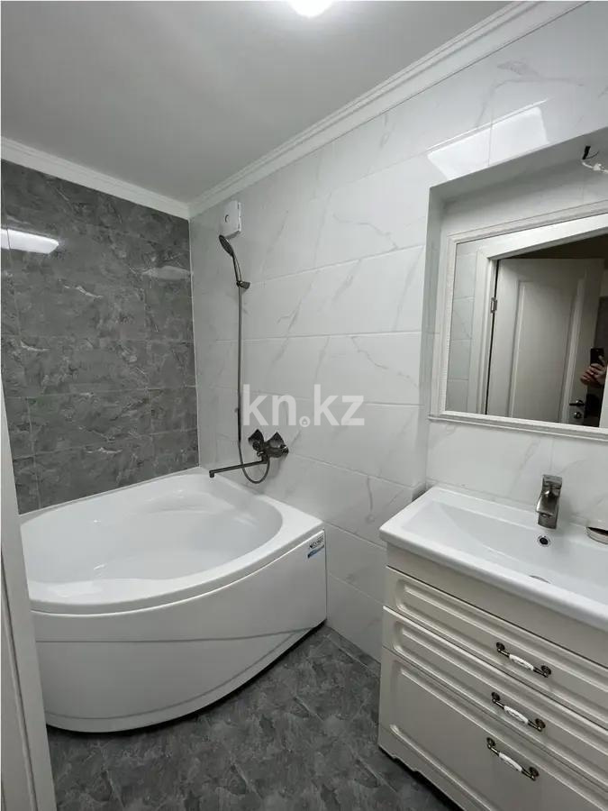 Продажа 4-комнатной квартиры, 73 м², ул. Жандарбекова, дом  169 в Алматы - фото 4