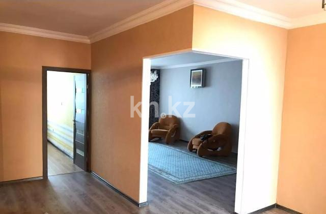 Продажа 3-комнатной квартиры, 107 м², пр. Республики, дом  1/3 в Караганде - фото 10