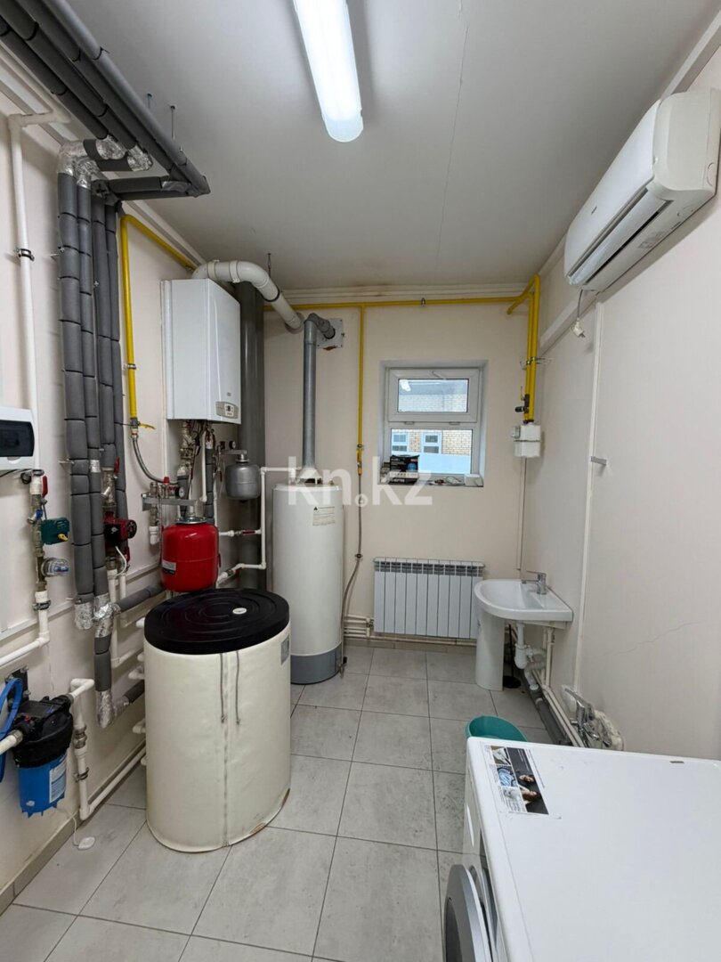 Продажа 3-комнатной квартиры, 142.9 м² в Уральске - фото 16