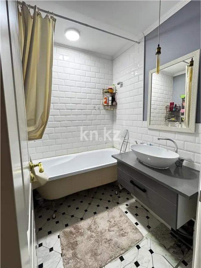 Продажа 4-комнатной квартиры, 82.6 м² в Алматы - фото 4