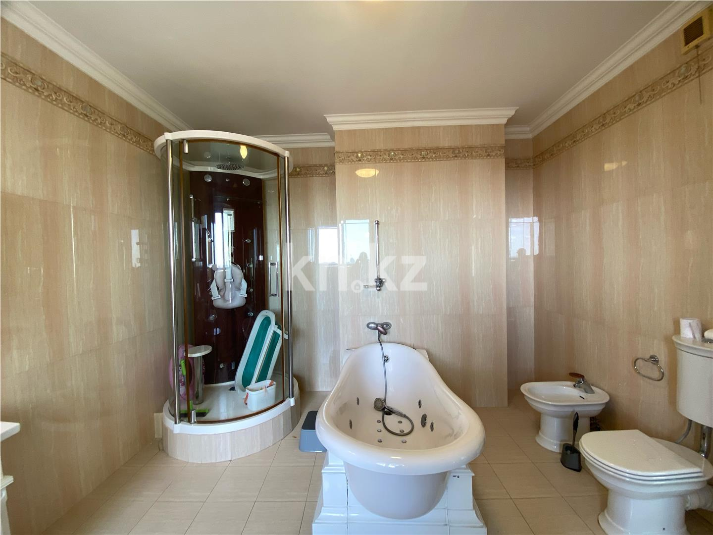 Продажа 6-комнатной квартиры, 340.4 м², пр. Кабанбай батыра в Астане - фото 29