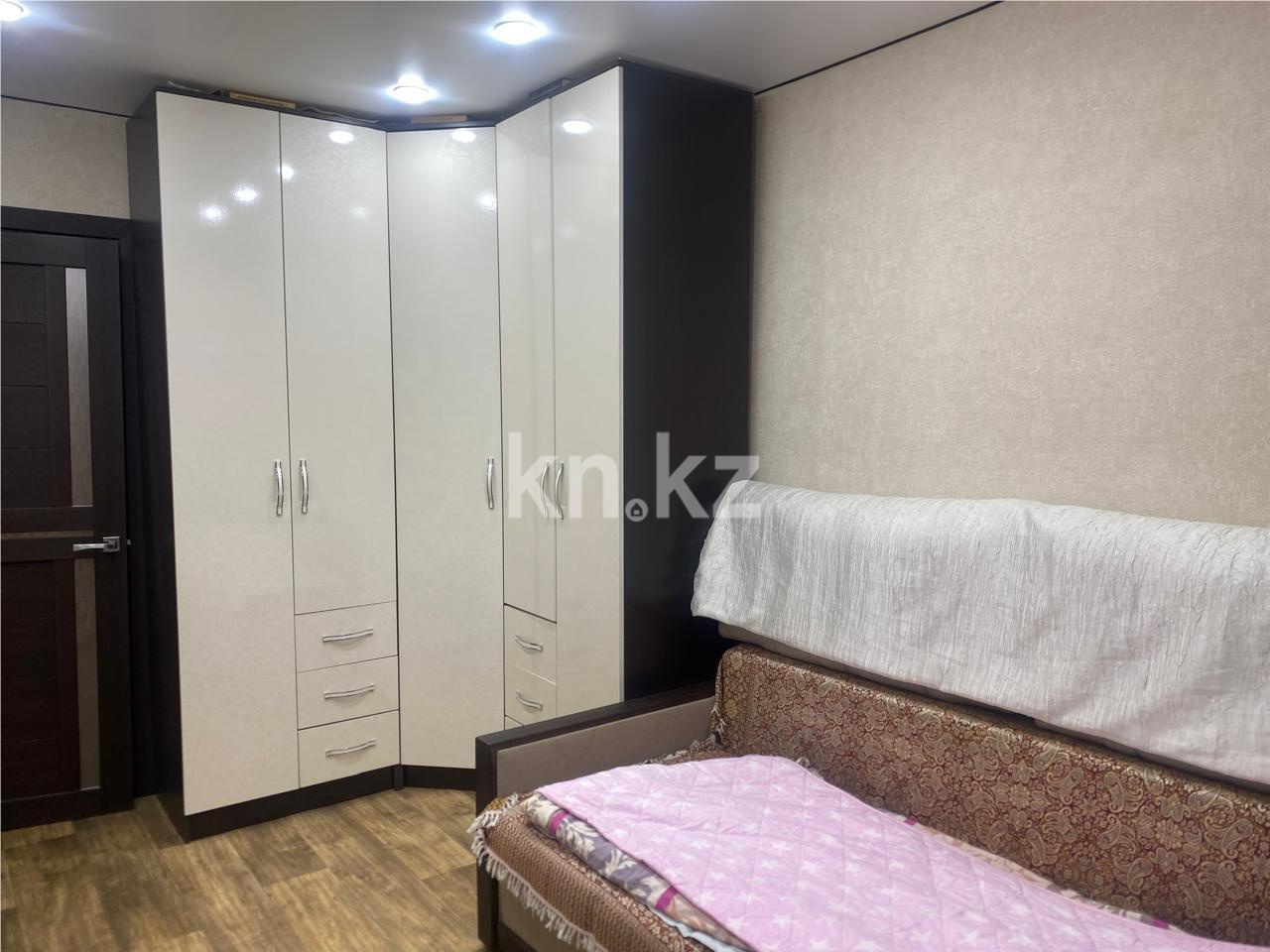 Продажа 3-комнатной квартиры, 62 м², 17-й мкр., дом  55 в Караганде - фото 6