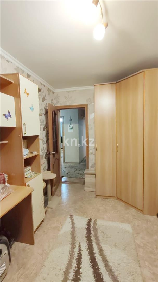 Продажа 3-комнатной квартиры, 62 м², 19 мкр. в Караганде - фото 6