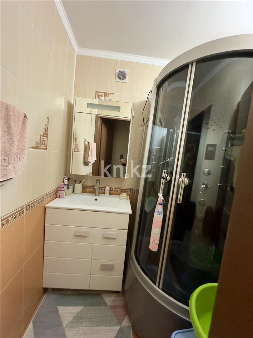 Продажа 4-комнатной квартиры, 74 м², ул. Гапеева в Караганде - фото 19