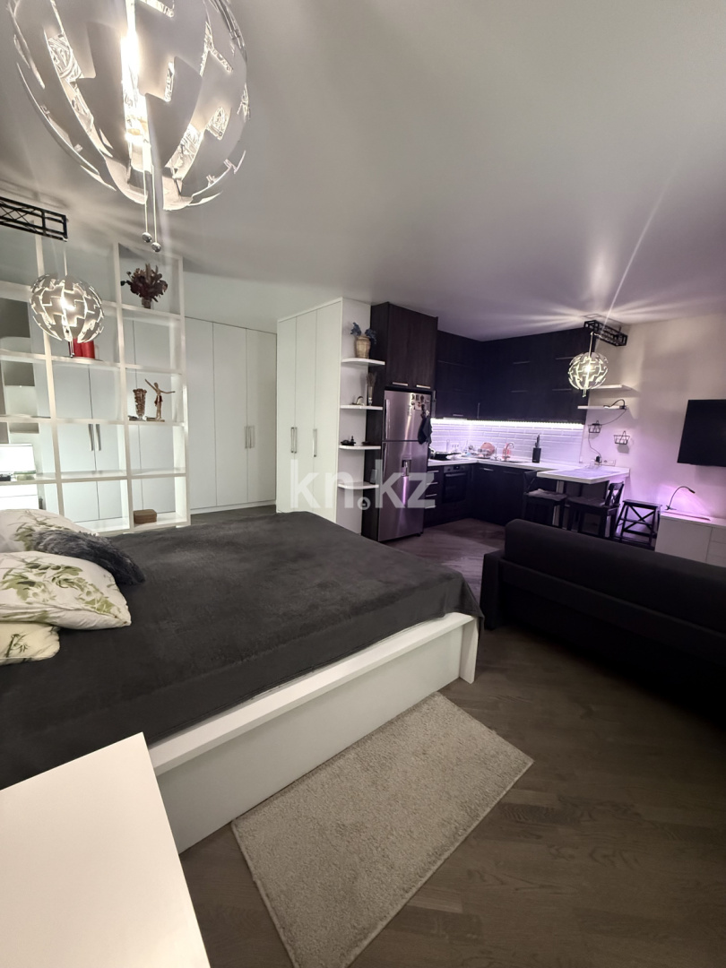 Аренда 1-комнатной квартиры, 49.9 м², ул. Жарокова, дом  137 в Алматы - фото 2